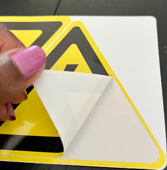 waarschuwing gevaarlijke elektrische spanning stickers