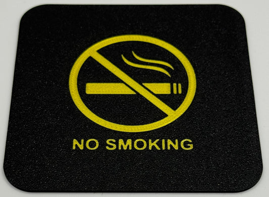 No Smoking / Verboden te roken Bordjes formaat 10 x 10 cm Zwart met Goud schuin aanzicht