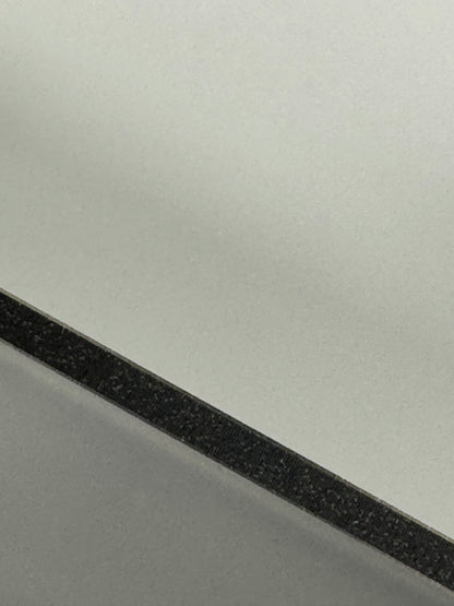Zijkant van een Dibond bord, 3 mm dik aluminium composiet