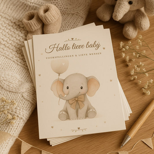 Babyshower invulkaarten met olifantje op een houten tafel met babysokjes, knuffel en pen