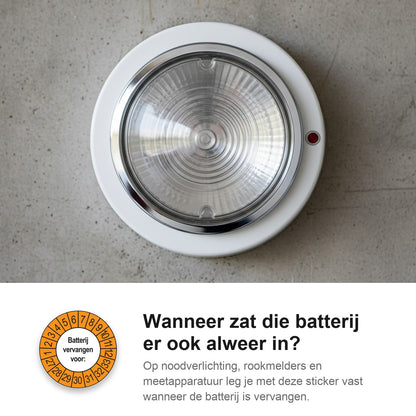 sfeerbeeld Batterij Vervangen Buiten Oranje