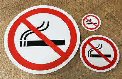 Verboden te roken sticker, rood-wit rond pictogram ISO 7010 P002 (roken verboden)